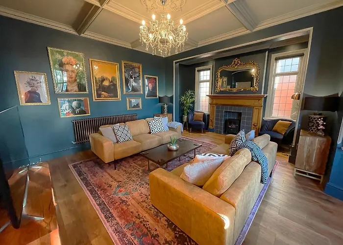 Selworthy - Luxury 3 Bedroom Apartment