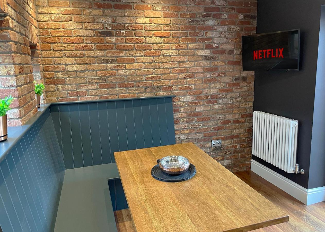 Selworthy - Luxury 3 Bedroom Apartment Yeovil