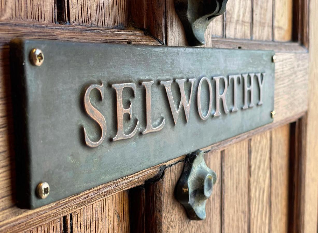 Selworthy - Luxury 3 Bedroom Apartment *